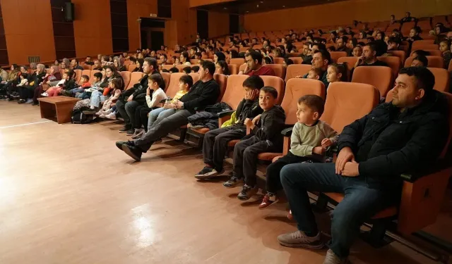 Kahramanmaraş'ta Pazar Günü Ücretsiz Tiyatro Şöleni Başlıyor! Saatler Açıklandı