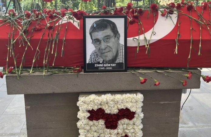 Tiyatro Ekmek, Televizyon Köfte Parasıdır" Diyen Usta Sanatçıya Hüzünlü Veda!