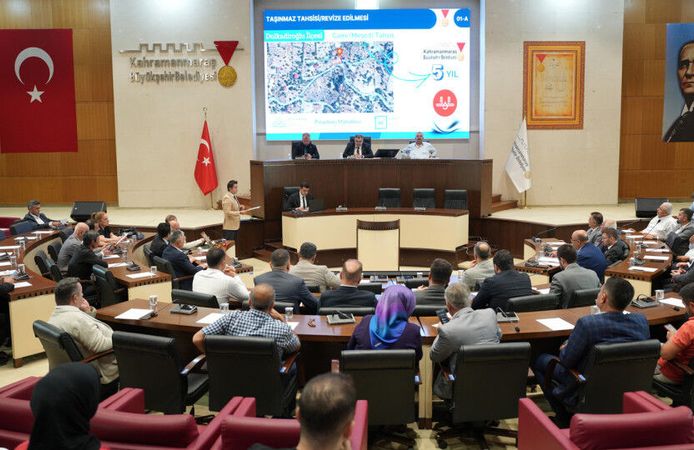 Kahramanmaraş'ta karar alındı: Öğrencilere Nakdi Destek, İki Caddeye Yeni Proje