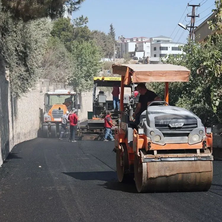 Kahramanmaraş Katip Çelebi Caddesi Asfaltla Yenileniyor