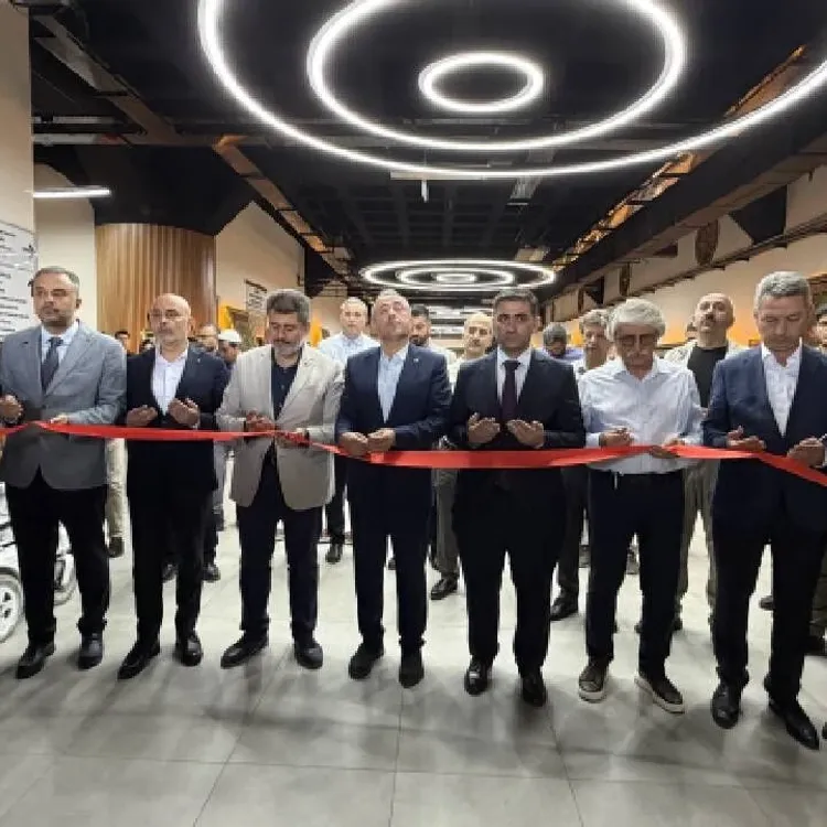 Kahramanmaraş’ta Mukaddes Emanetler Ziyarete Açıldı