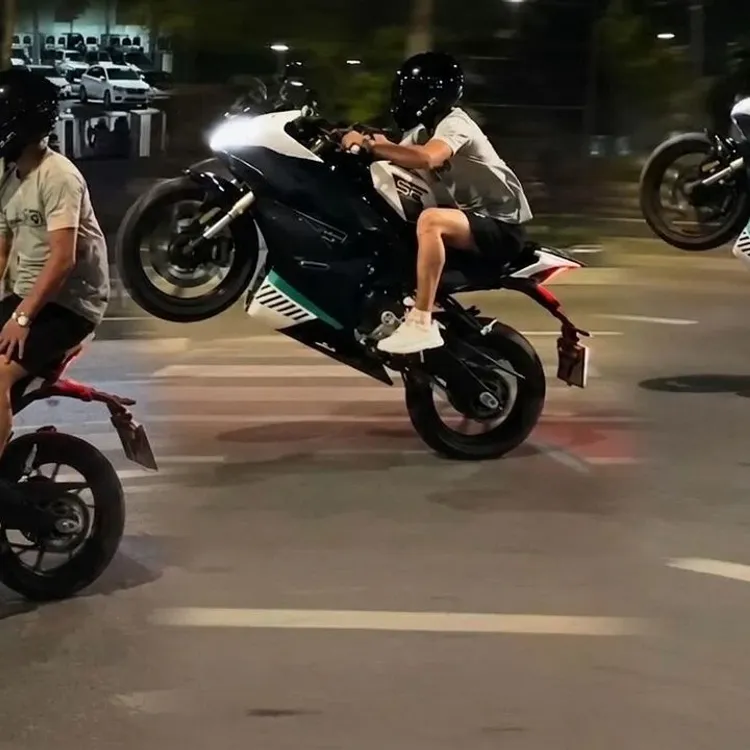 Kahramanmaraş'ta Tehlikeli Sürüşü Sosyal Medya Yakalattı: Motosikletçiye 16 Bin TL Ceza
