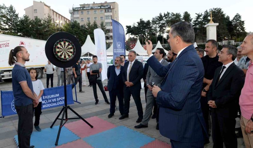 Erzurum'da Sağlık Şenliği: Vali Mustafa Çiftçi, Halk Sağlığına Destek Verdi.