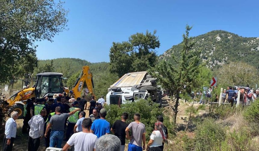 Kahramanmaraş'ta dehşet veren kaza: Kamyon cenaze namazı sırasında kalabalığa daldı
