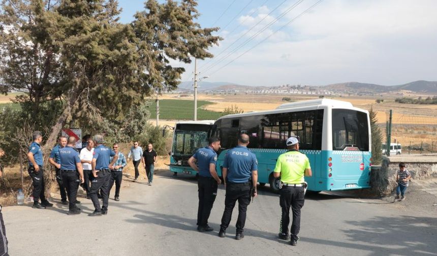 Kahramanmaraş'ta kafa kafaya facia! Belediye otobüsü ve özel halk otobüsü çarpıştı