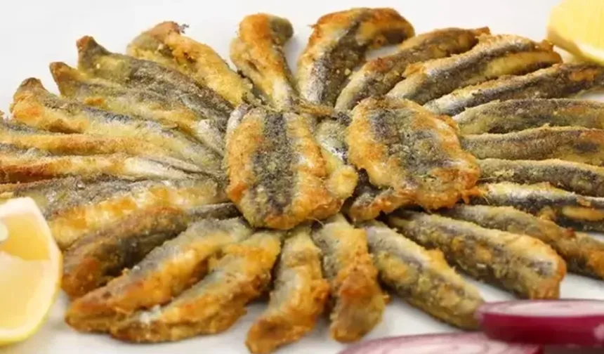 Evde Masterchef dokunuşu: Karadeniz usulü kağıtta hamsi tarifi
