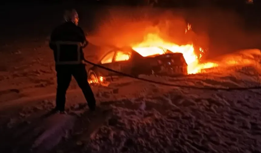 Kahramanmaraş'ta otomobil alev alev yandı