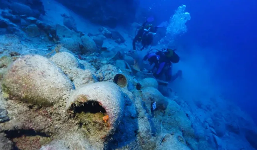 Arkeologlar Şaşkın: Antalya'da 1100 Yıllık Ağzı Kapalı Amfora Bulundu!