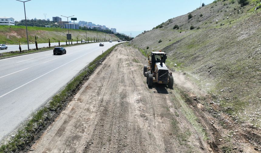 Batı Çevre Yolu’nda temizlik seferberliği başladı