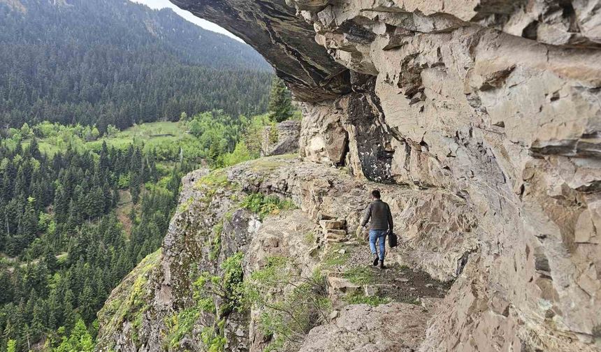 Daracık Patika, Derin Maziler: Orta Çağ'dan Kalma Tek Kişilik Yol Şaşırtıyor!