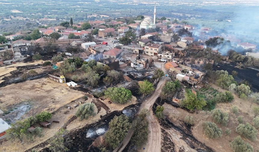Çanakkale’de 8 Günde 4 Orman Yangını: 5 Bin Hektar Küle Döndü, Köyler Tahliye Edildi