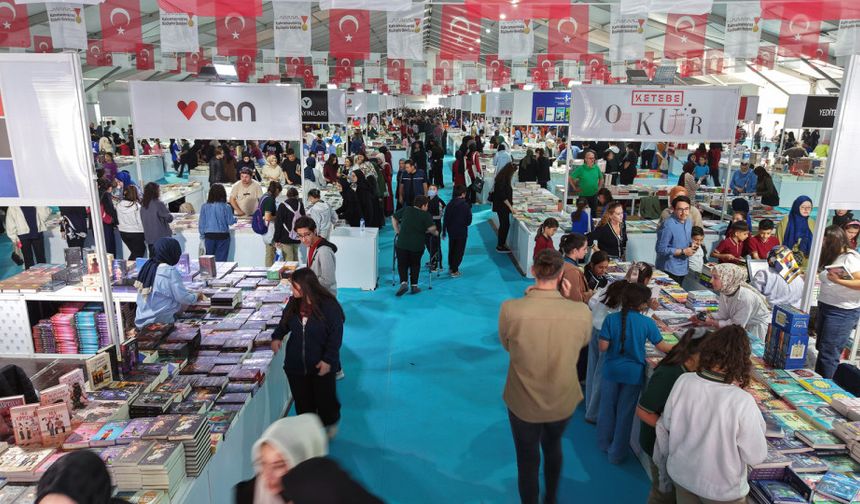 10. Uluslararası Kitap Fuarı, İlk Gününde 20 Bin Ziyaretçiyi Ağırladı