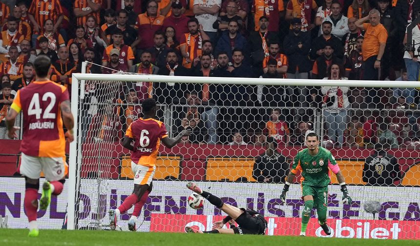 Dev derbide puanlar paylaşıldı: Nefes kesen maç berabere bitti
