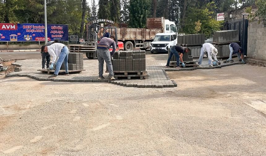 Mahalleler Yenileniyor: Türkoğlu’nda Yol, Kaldırım ve Dere Düzenlemeleri