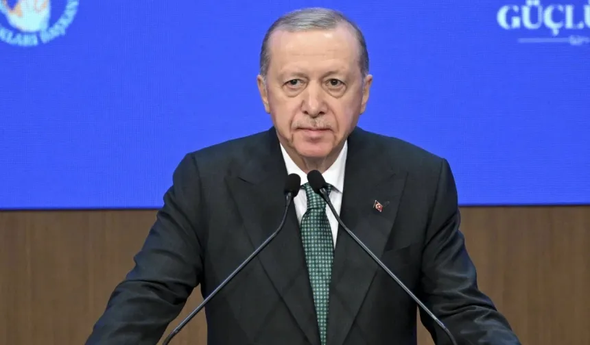 Erdoğan, Özgür Özel’in sözlerine karşılık verdi: Bu tutum siyasi acemiliktir
