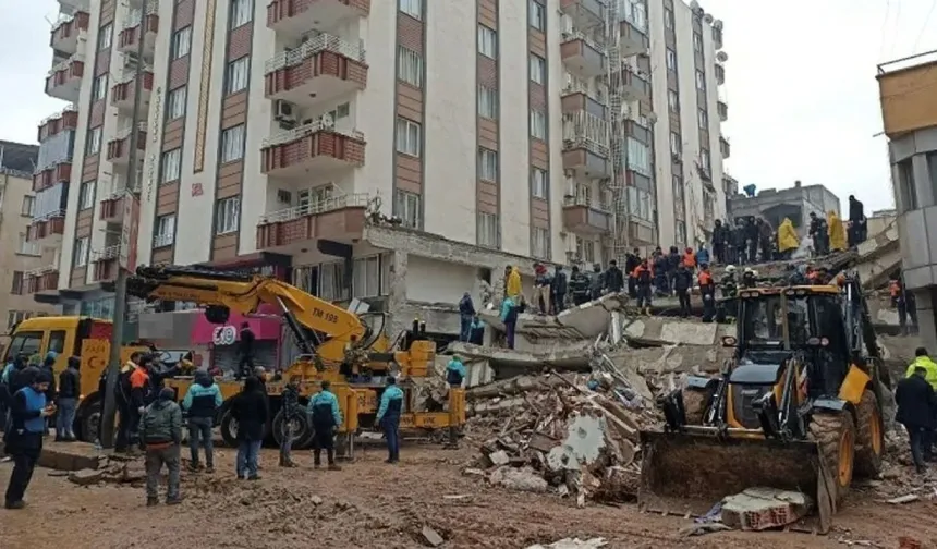 SON DAKİKA: Furkan Apartmanı davasında firari müteahhitler için şok karar!
