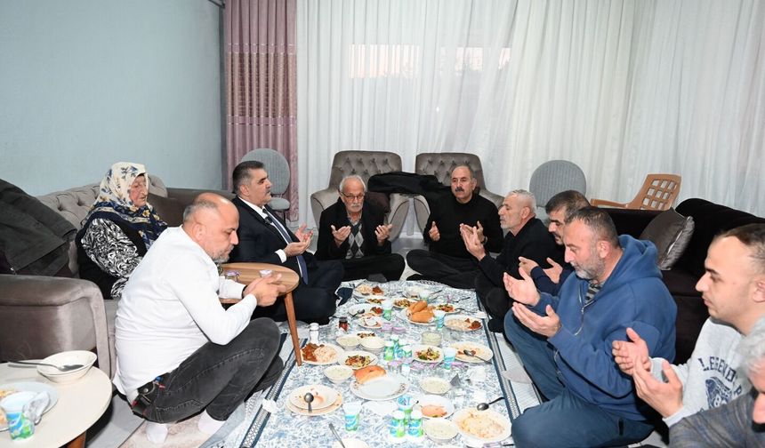 Başkan Karaca'dan 105 yaşındaki Rukiye nineye anlamlı ziyaret