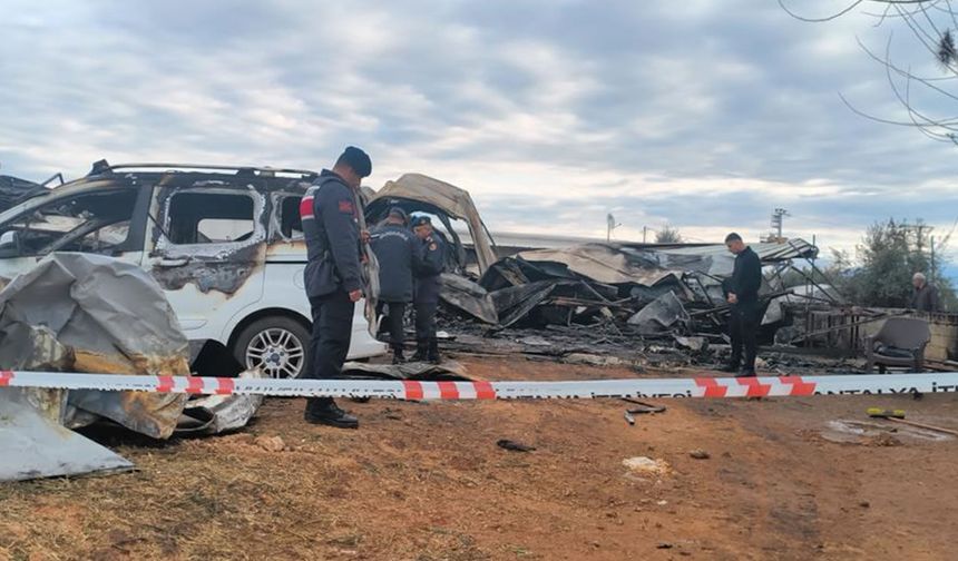 Antalya'da prefabrik evde yangın faciası: 7 aylık hamile anne ve çocuklarından acı haber