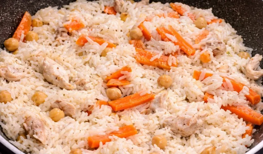 Gelinim Mutfakta Tavuklu Buhara Pilavı Tarifi: Adım Adım Hazırlanışı