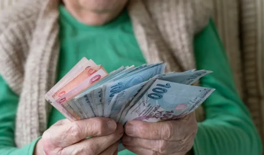 Emekli Aylık katsayısı Değişti: Nisan Ayında Hesaplara Ek Ödeme Yatacak