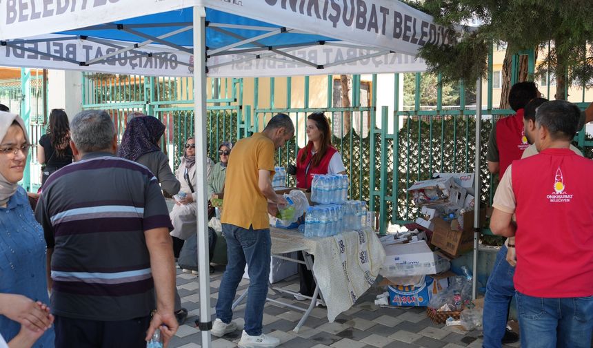 Onikişubat Belediyesi, LGS’ye giren öğrencilerin ve ailelerinin sınav heyecanına ortak oldu