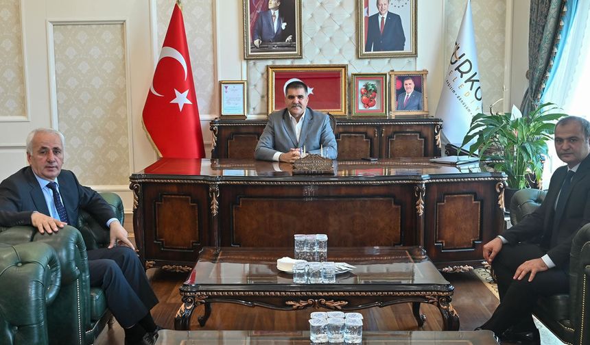 Karaca, Defterdar Erol ve Vergi Dairesi Müdürü Akçadağ’ı kabul etti