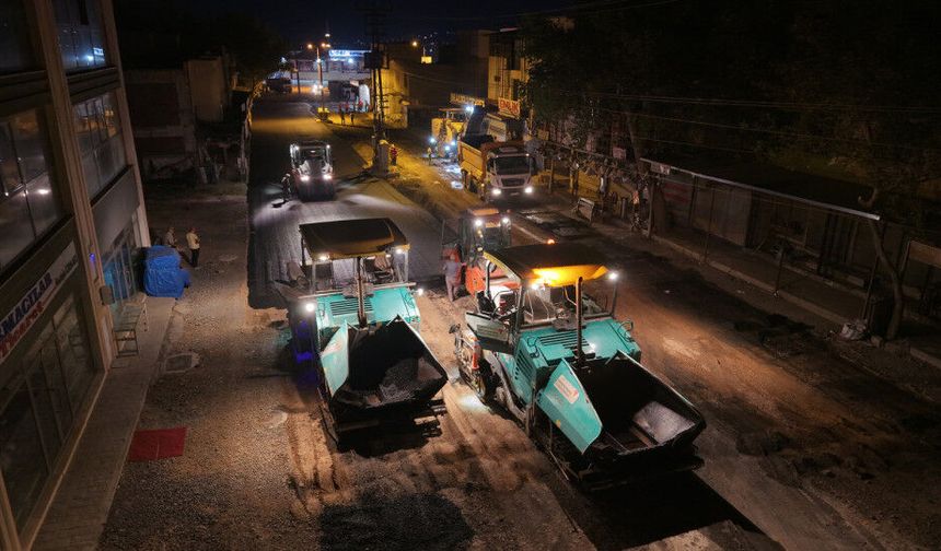 Büyükşehir, Toptancılar Sitesi’nde Asfalt Mesaisinde