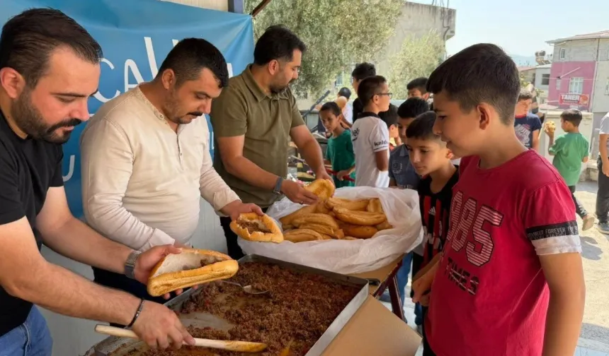 Kahramanmaraş’ta öğrenciler için anlamlı buluşma: Yemek ikram edildi