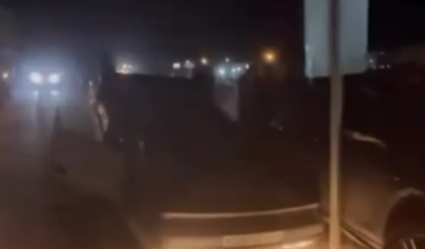 Kahramanmaraş Elbistan’da kavşakta iki otomobil çarpıştı: 3 yaralı