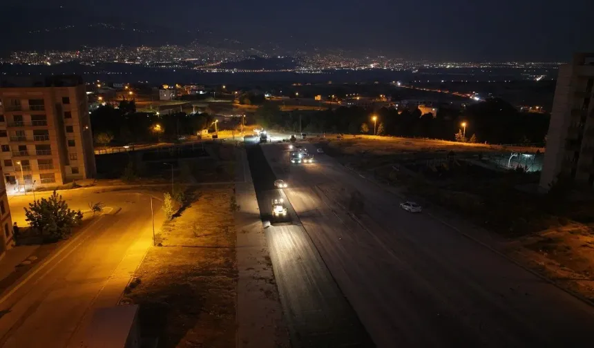 Kahramanmaraş’ta Kurtlar TOKİ’ye ulaşımı kolaylaştıracak yeni bulvar için asfalt başladı