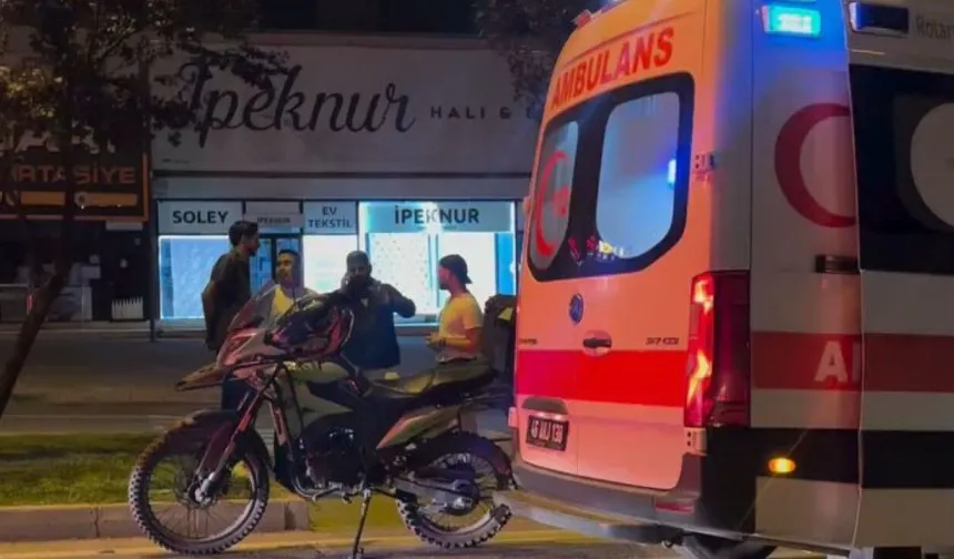 KAHRAMANMARAŞ'TA OTOMOBİL MOTOSİKLETE ÇARPTI: 1 YARALI