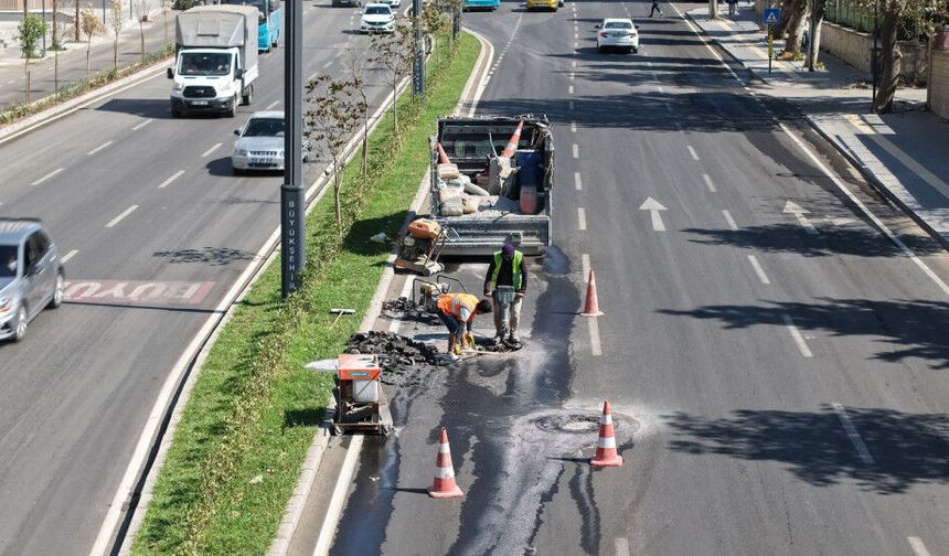 Kahramanmaraş’ta Asfalt Sonrası Yol Düzenleme Mesaisi