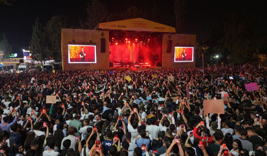 KAFUM’da 150 Bini Aşkın Kişi Semicenk Konserini Takip Etti