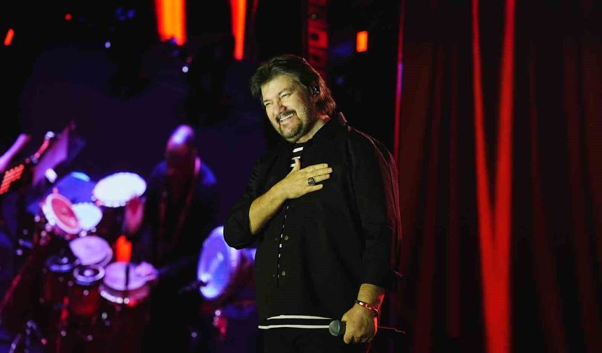 Ahmet Şafak Kayseri'de konser verdi