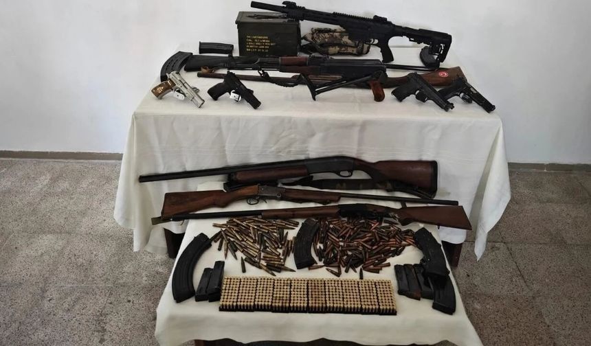Kahramanmaraş'ta büyük operasyon! Evlerden adeta cephanelik çıktı