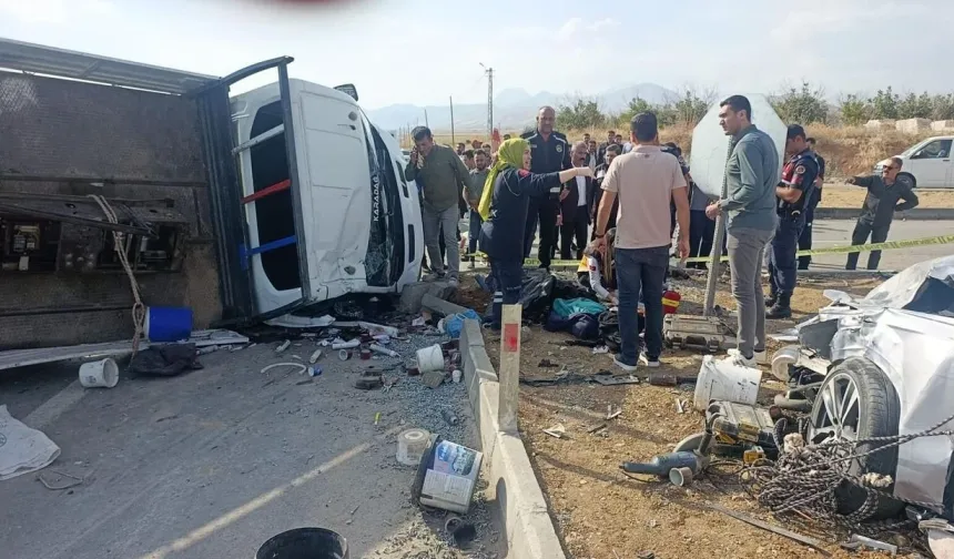 Kahramanmaraş’ta MHP Konvoyundaki Kazada 2 Sürücü Gözaltında