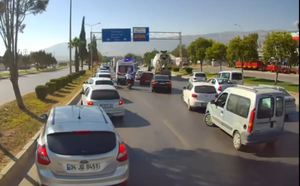 Kahramanmaraşlı sürücülerden hayat kurtaran hareket