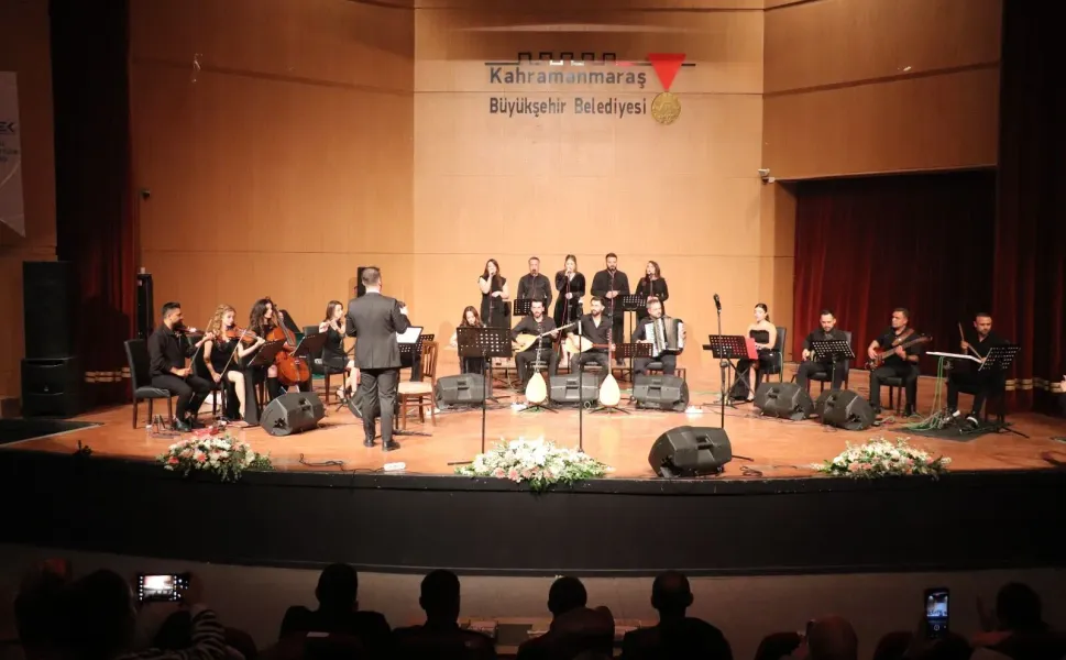 DESEK Orkestrası Öğretmenler Günü Konseriyle Büyüledi