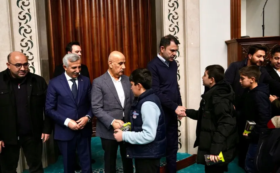 Bakan Kurum: Umudu Kaybetmedik, Şehirlerimizi Yeniden İnşa Ettik