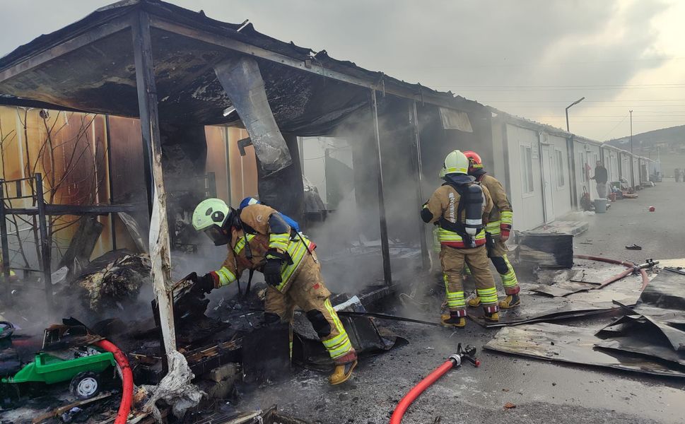 Kahramanmaraş Konteyner Kentte Yangın: Ekipler Müdahale Etti