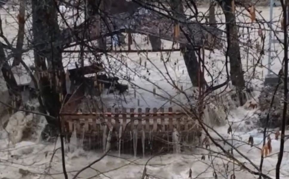 Kahramanmaraş Fırnız Çayı Taştı: Mesire Alanları Sular Altında!