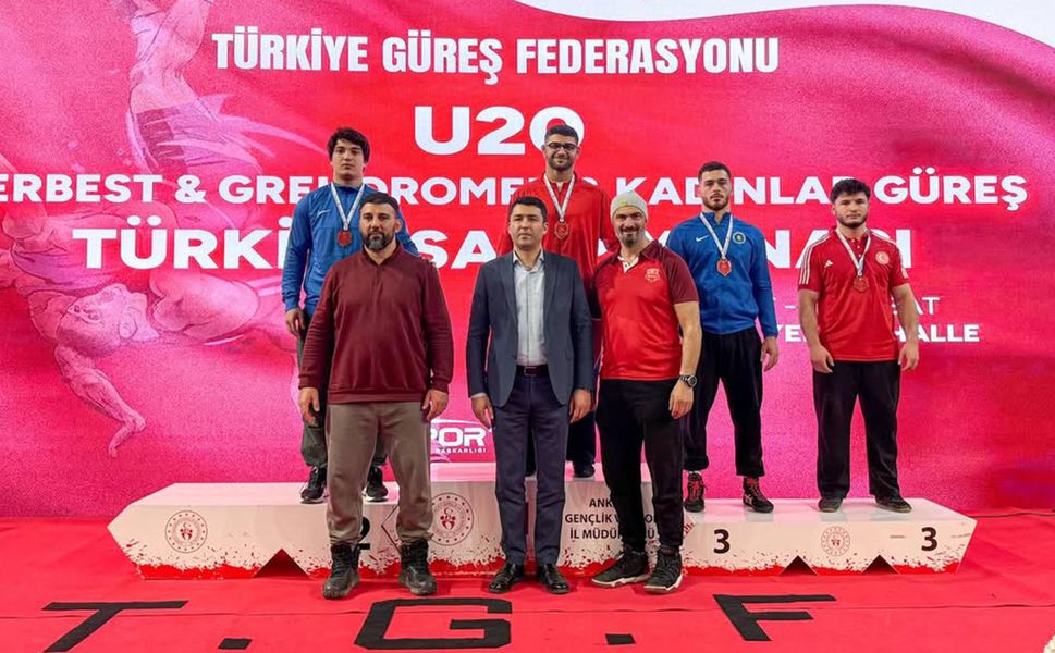 Kahramanmaraşlı Güreşçiler Türkiye Şampiyonası'nda Tarih Yazdı