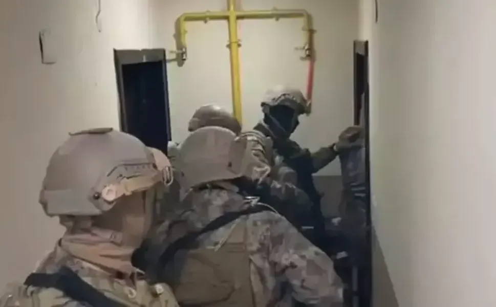 Kahramanmaraş'ta Zehir Tacirlerine Geçit Yok: Narkotik Baskınında 3 Tutuklama!