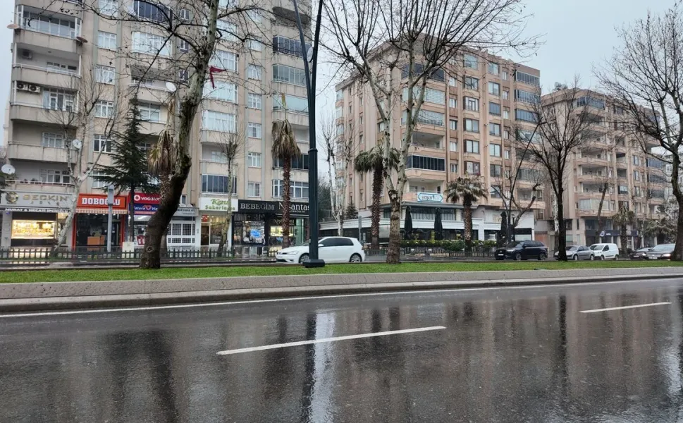 Kahramanmaraşlılar dikkat! Bir tarafta yağmur, bir tarafta kar