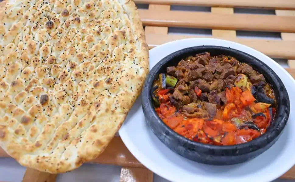 15 dakikada fırından çıkan şaheser: Kahramanmaraş'ın tescilli yemeği Eli böğründe!