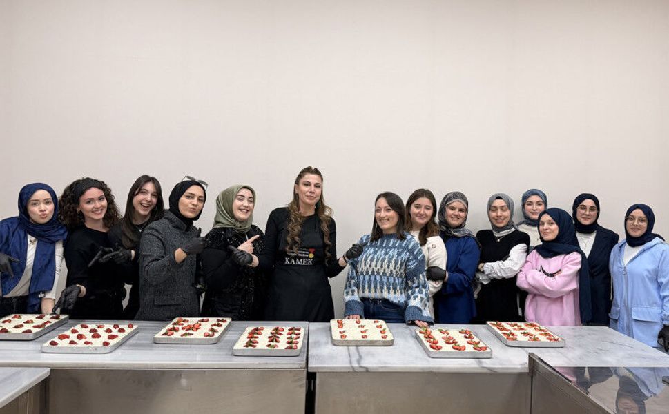 Kahramanmaraş’ta Gençlerin Elinden Ramazan Sofrasına: Geleneksel Güllaç Atölyesi