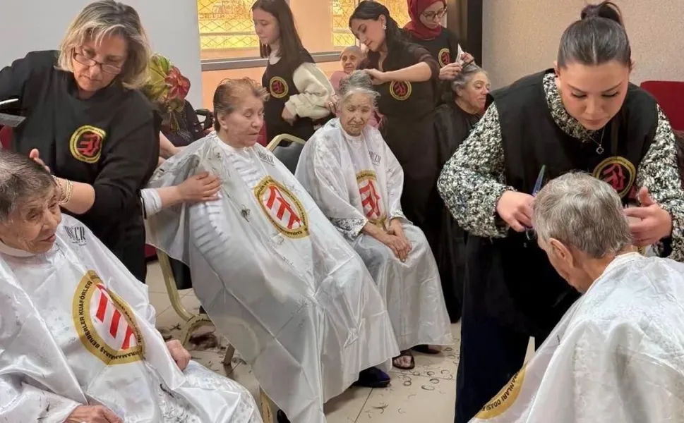 Kahramanmaraş'ta Anlamlı Ziyaret: Yaşlıların Yüzü Güldü