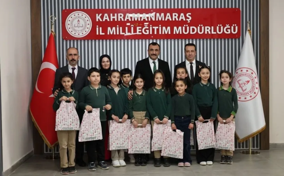 Kahramanmaraş'ta Öğrencilerden Milli Eğitime Bayram Ziyareti