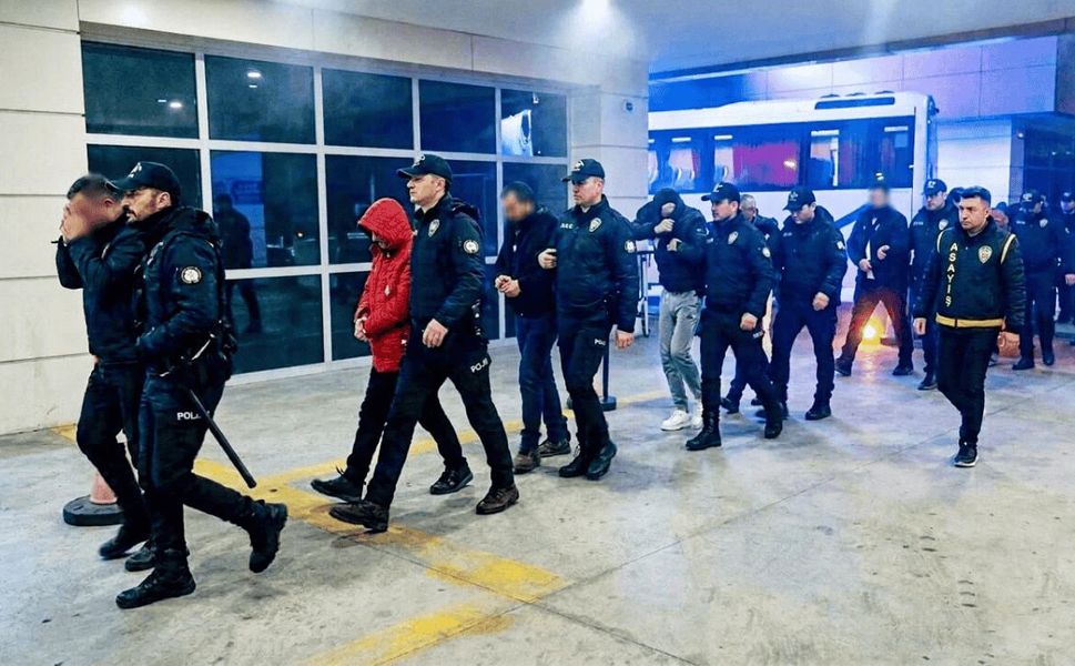 Kahramanmaraş'ta 14 milyon TL'lik operasyon! Biri polis, biri savcı, biri de hakim olmuş...