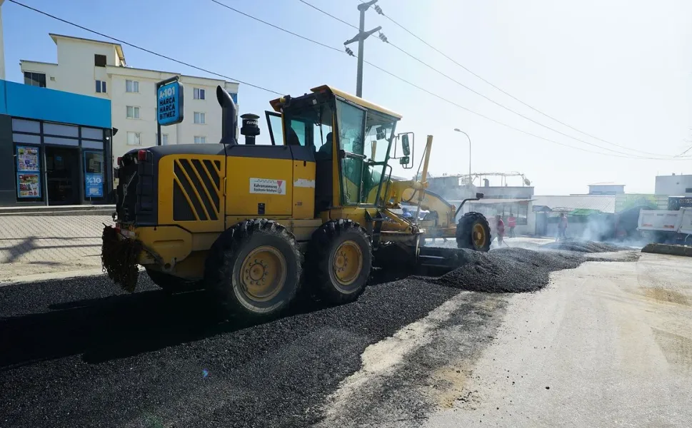 Kahramanmaraş Ahmet Uncu Caddesi’nde Asfalt Seferberliği: Ulaşım Nefes Alıyor